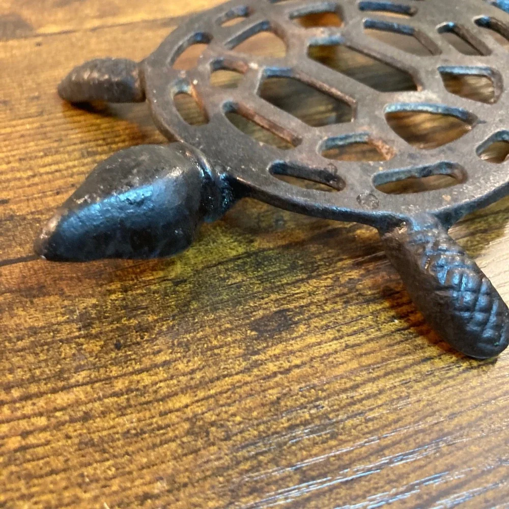Vintage Cast Iron Turtle Trivet Rustic Metal Hot Pad Kitchen Decor Tortoise